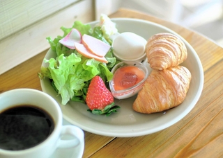 「ホシノカジツエン　ブルーム」のクロワッサンモーニング