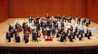 シューベルト、ベートーヴェンのプログラムによる神戸市室内管弦楽団（ＫＣＣＯ）第１７１回定期演奏会「大いなる旅立ち」より＝神戸市中央区、神戸文化ホール（（ｃ）米田フォト）