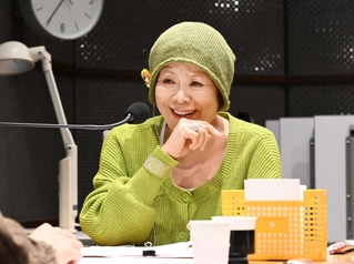 ラジオの生放送で軽妙なトークを披露する上沼恵美子さん＝大阪市福島区、朝日放送（撮影・斎藤雅志）