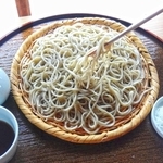 「播州赤穂　翁」の北海道、茨城、福井産をブレンドした二八のざるそば