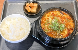 炭火焼肉　神ぐらの「ユッケジャンスープ定食」