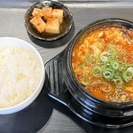 炭火焼肉　神ぐらの「ユッケジャンスープ定食」