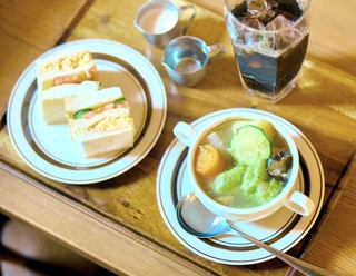 「豆腐と小松菜の白玉団子とお野菜のスープ」（１３５０円）