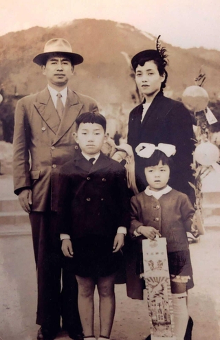 正井礼子さん５歳のとき。家族で生田神社に七五三のお参りをした