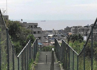 「フォルトゥナの瞳」のロケが行われた神戸市垂水区塩屋町９の階段（ｃ）神戸フィルムオフィス提供