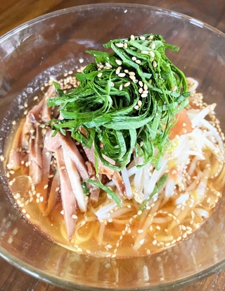 好みで酢を加えてもさっぱり、おいしくいただける