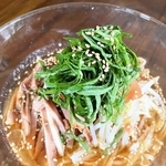 好みで酢を加えてもさっぱり、おいしくいただける