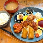 カフェ・サカナカナの「ミックスプレート」