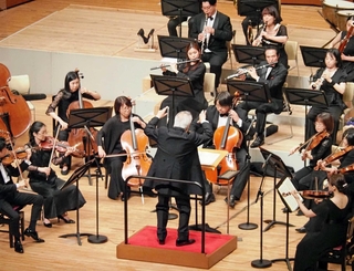 神戸市室内管弦楽団（ＫＣＣＯ）の演奏。第１７２回定期演奏会より＝５月１６日、神戸市中央区、神戸文化ホール