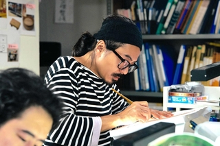 （Ｃ）２０２６　「見上げてごらん」製作委員会