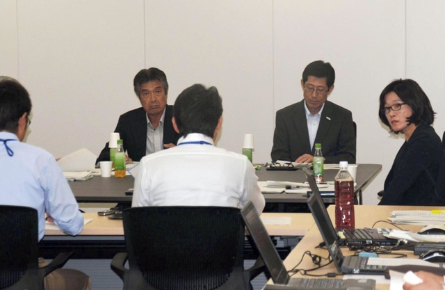 ７日に開かれた神戸市の教育委員会会議＝神戸市内