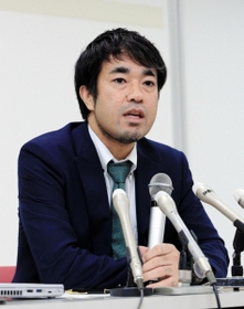 外部調査委員会の委員長に就任し、初会合後に会見した渡辺徹弁護士＝１８日午前、神戸市中央区（撮影・鈴木雅之）