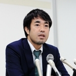 外部調査委員会の委員長に就任し、初会合後に会見した渡辺徹弁護士＝１８日午前、神戸市中央区（撮影・鈴木雅之）