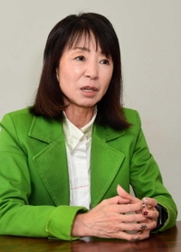 玉岡かおるさん