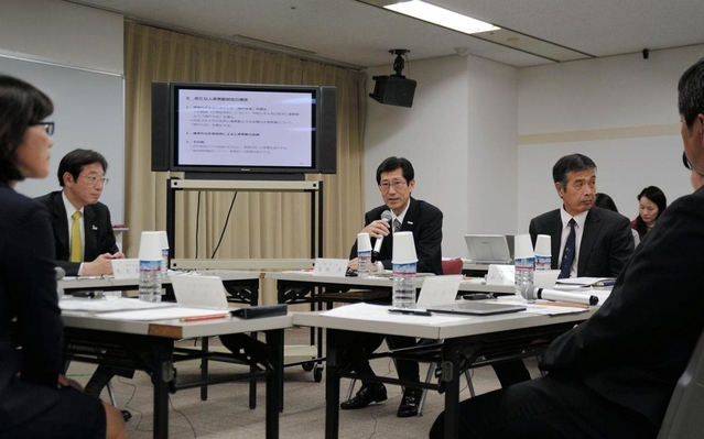「神戸方式」廃止の一部前倒しなどが示された神戸市総合教育会議＝同市中央区八幡通４