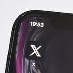 　ｉＰｈｏｎｅアプリのアイコンと名称が「Ｘ」に更新された画面