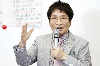　講演で各地を駆け回るなど、元気いっぱいの79歳です。写真は2023年３月、「子ども新時代」について共同通信社でお話しした際のもの