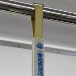 　長野電鉄に行っても、つり革は東急時代のままだ