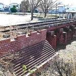 　頑丈そうなレンガの橋脚が印象的な福川鉄橋の遺構