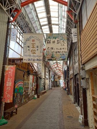 　尾張瀬戸駅近くの銀座通り商店街