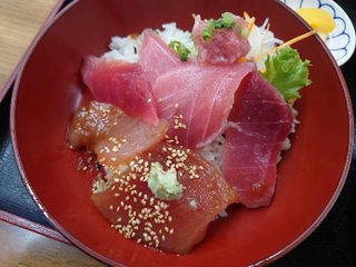 　城ケ島で食べたまぐろ丼。美味。