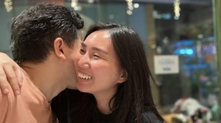 　親しい間柄で交わされるフィリピン式あいさつのベソベソ