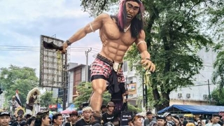 　ロンボク島で行われたバリのヒンズー教のお祭り「オゴオゴ」（インドネシア）