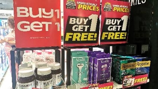 　シンガポールの小売店でよく見かける「一つ買えばもう一つ無料」の商品