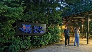 　シンガポールのサファリパーク「ナイトサファリ」の入園口＝９月７日
