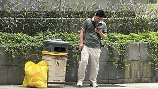 　クアラルンプール首都圏の歩道に置かれたごみ箱＝１月１６日