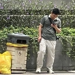 　クアラルンプール首都圏の歩道に置かれたごみ箱＝１月１６日