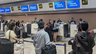 大勢の旅客が利用するニノイ・アキノ国際空港＝１月