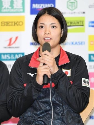 　柔道の世界選手権に向け記者会見する女子５２キロ級の阿部詩選手＝１３日、東京都北区の味の素ナショナルトレーニングセンター（代表撮影）