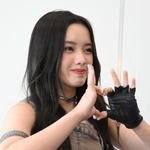 　ポーズを取るエリシア＝９月２日、東京・渋谷（撮影・小島健一郎）