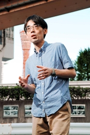 神戸大学文学部　原口剛准教授（地理学）＝神戸市中央区波止場町（撮影・後藤亮平）