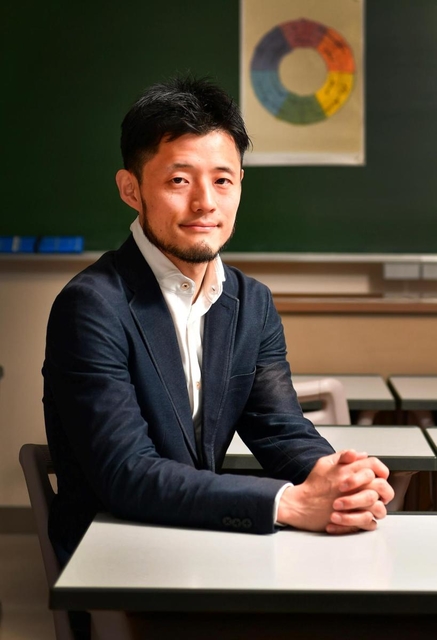 神戸大学文学部　久山雄甫准教授（ドイツ思想史）＝撮影・秋山亮太