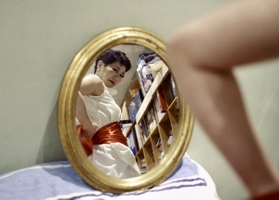 ドキュメンタリー映画 「ＢＥＩＮＧ  ＥＲＩＫＯ」より（撮影: Ｈｅｎｒｉｋ Ｂｏｈｎ Ｉｐｓｅｎ）