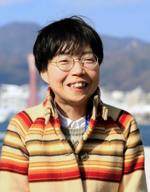 被災者らとの交流体験を語る岸本くるみさん＝神戸市中央区港島１（撮影・斎藤雅志）