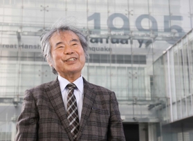 阪神・淡路大震災など平成時代に起きた災害を語る室崎益輝さん＝神戸市中央区脇浜海岸通１（撮影・大森　武）