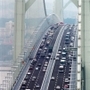 明石海峡大橋が開通した日、多くの車が数珠つなぎとなった＝１９９８年４月５日、淡路島側から神戸・垂水側を望む
