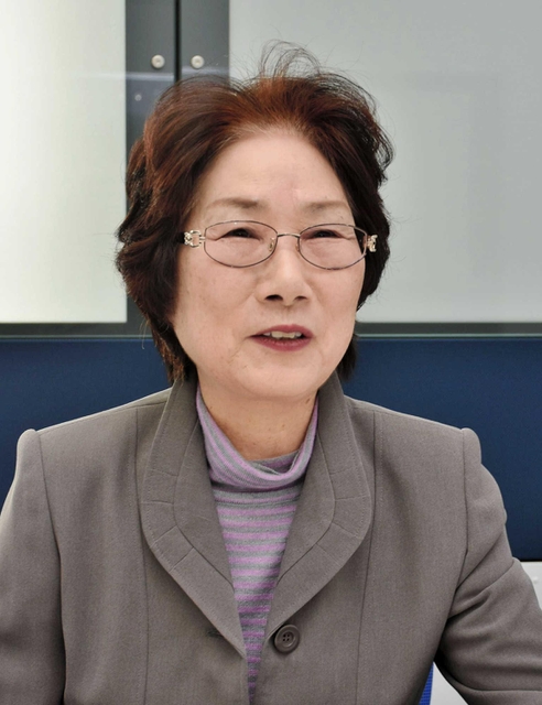 山一証券での思い出を振り返る畠洋子さん＝神戸新聞社