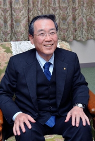 「住吉学園」理事長の竹田統さん＝東灘区住吉本町３