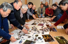 まちの魅力を語り合いながら地図を作る住民＝東灘区本山北町５