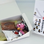 チョコレートや焼き菓子を詰め合わせた、卒業式の記念品