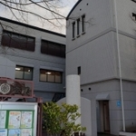 地域住民が参加する体操や似顔絵教室などが開かれる横屋会館＝東灘区魚崎北町２
