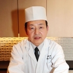 世界を舞台に「和」の腕前をふるってきた店主の川本徹也さん＝東灘区岡本１