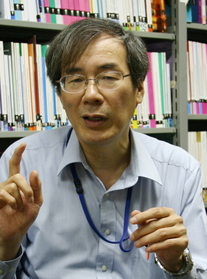 甲南大学教授　稲田義久さん