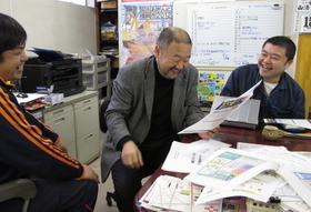 「商店街には、モノの売買を超えたつながりがある」と話す（左から）前川亘さん、佐香英一さん、東朋治さん＝岩手県宮古市