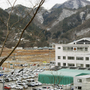 岩手県大槌町の役場庁舎。復興はまだまだ進まず、周りには更地が広がっている