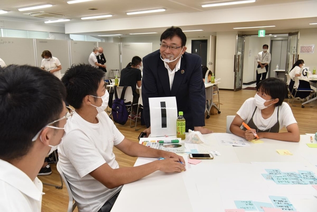 清元市長も議論の輪の中に